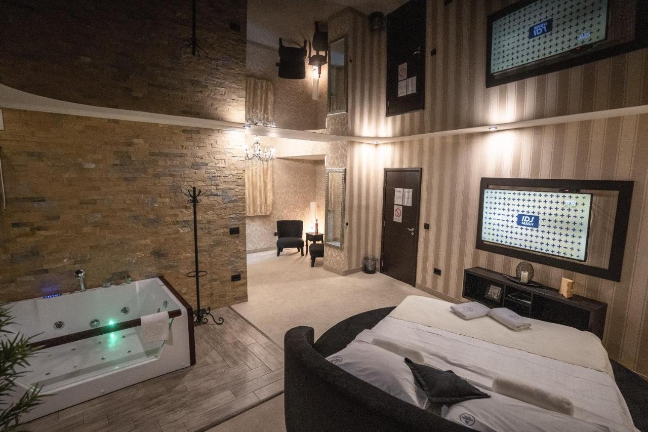 ベオグラード Madison - Square Sava Bed & Breakfast エクステリア 写真